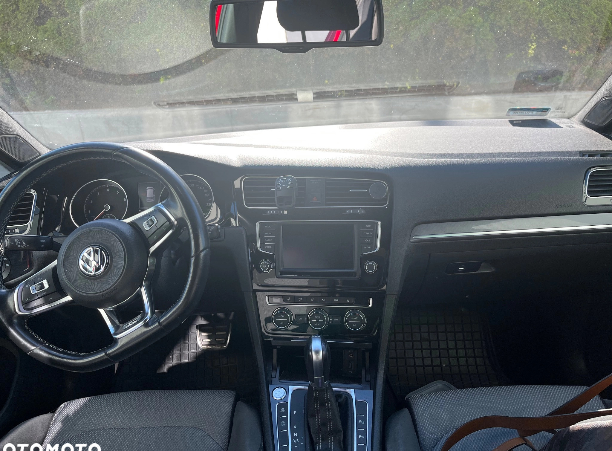 Volkswagen Golf cena 56400 przebieg: 165000, rok produkcji 2015 z Warszawa małe 16